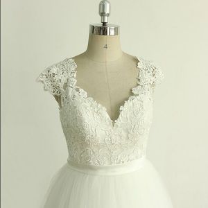 Never worn wedding dress FREE SHIPPING